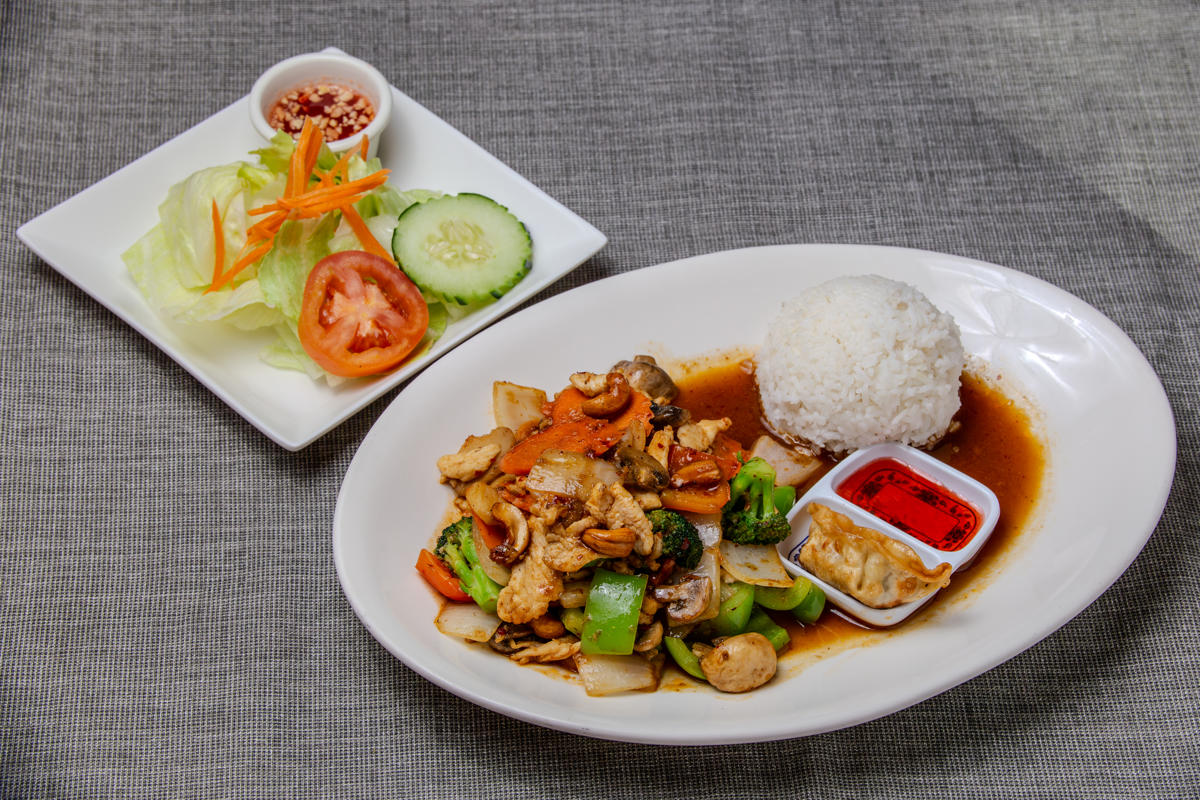 L8. Cashew Nut with Chicken